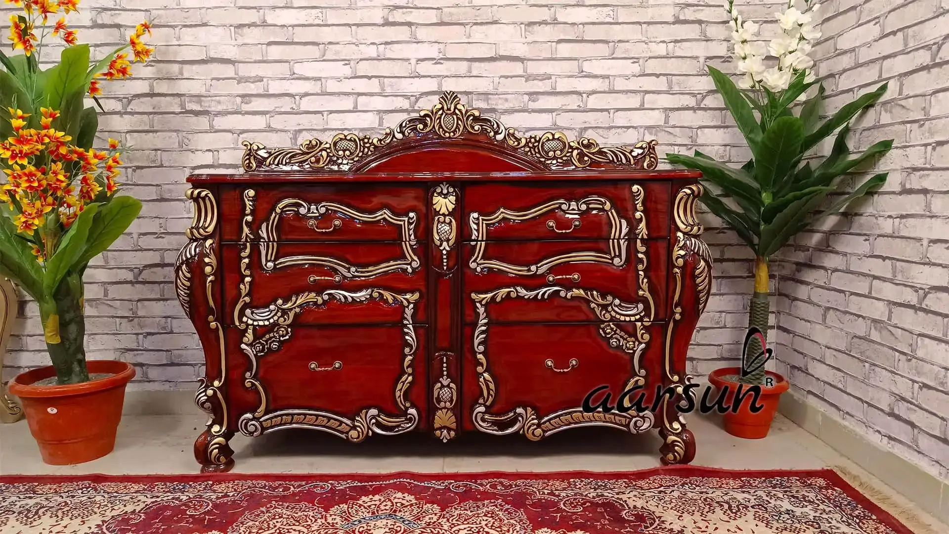 Majestic Mahogany Console Table: Elegance In Detail